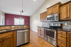 9277-9853 - 9310 Colby St_009.jpg