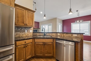 9277-9853 - 9310 Colby St_010.jpg