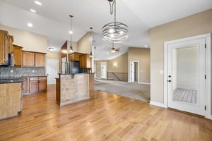 9277-9853 - 9310 Colby St_012.jpg