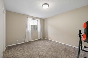 9277-9853 - 9310 Colby St_021.jpg