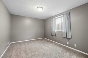 9277-9853 - 9310 Colby St_024.jpg