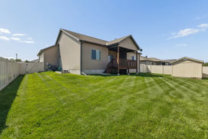 9277-9853 - 9310 Colby St_038.jpg