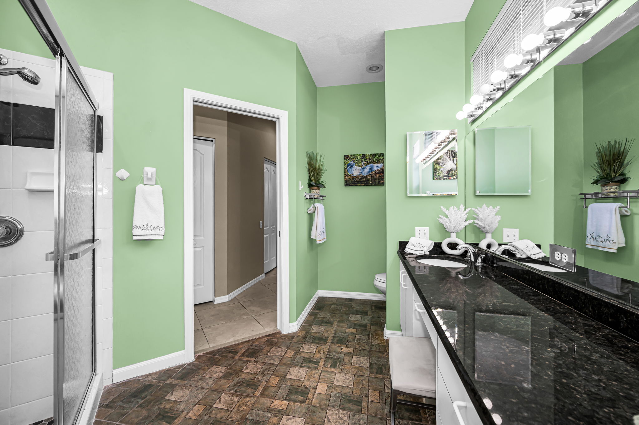 Primary Bathroom1c