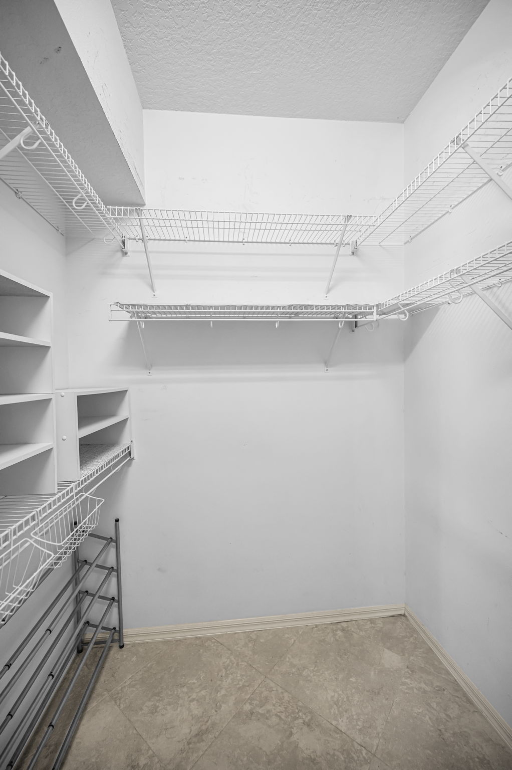 Primary Bedroom Walk-in Closet1