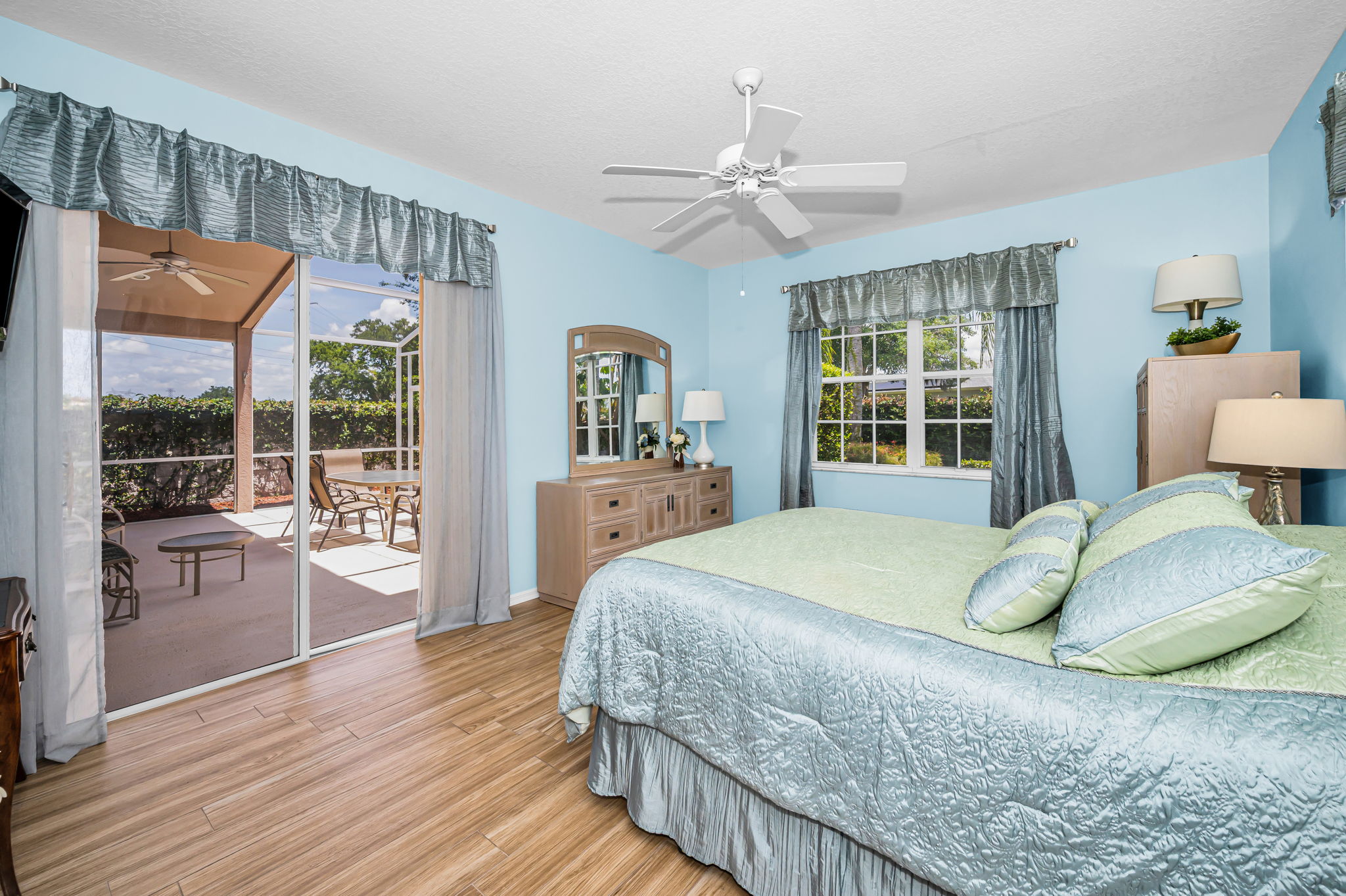 Primary Bedroom1b