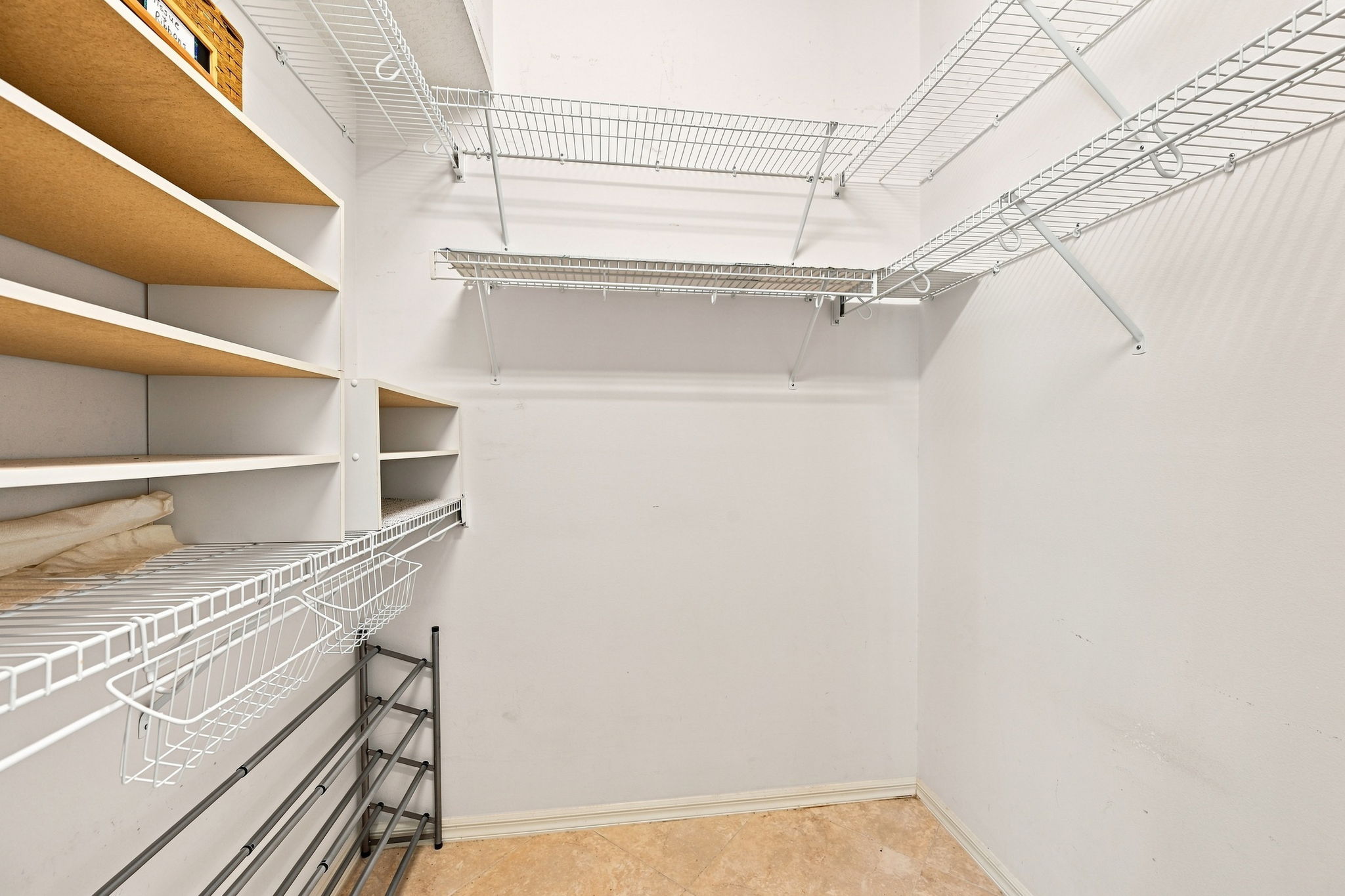 Primary Bedroom Walk-in Closet2
