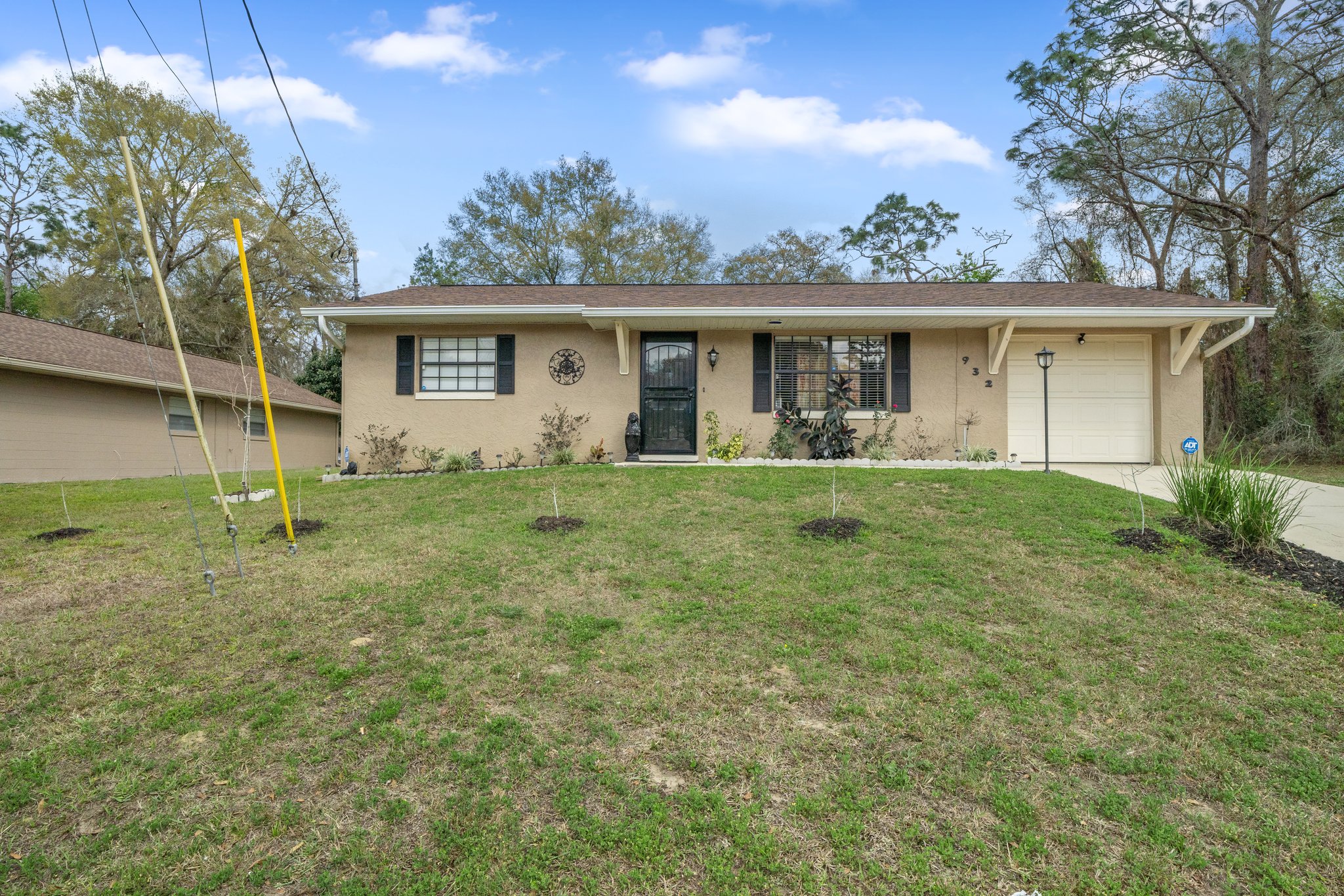 932 S Apopka Ave, Inverness, FL 34452 Admired Images LLC