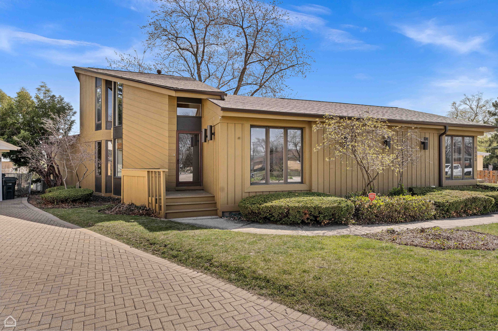 9323 Olcott_001