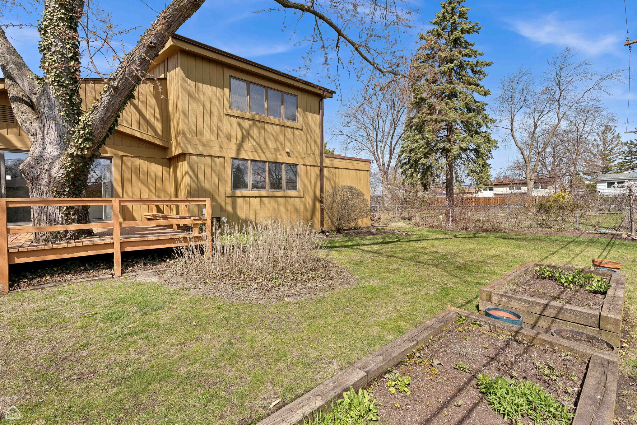 9323 Olcott_009