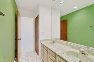 9323 Olcott_038