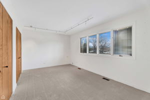 9323 Olcott_040