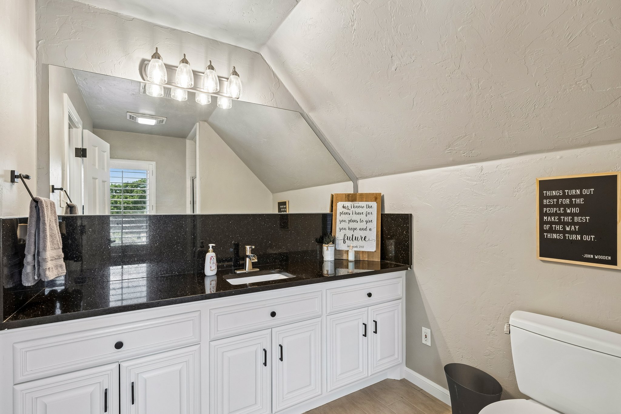 9325 E State Hwy 9_038.jpg