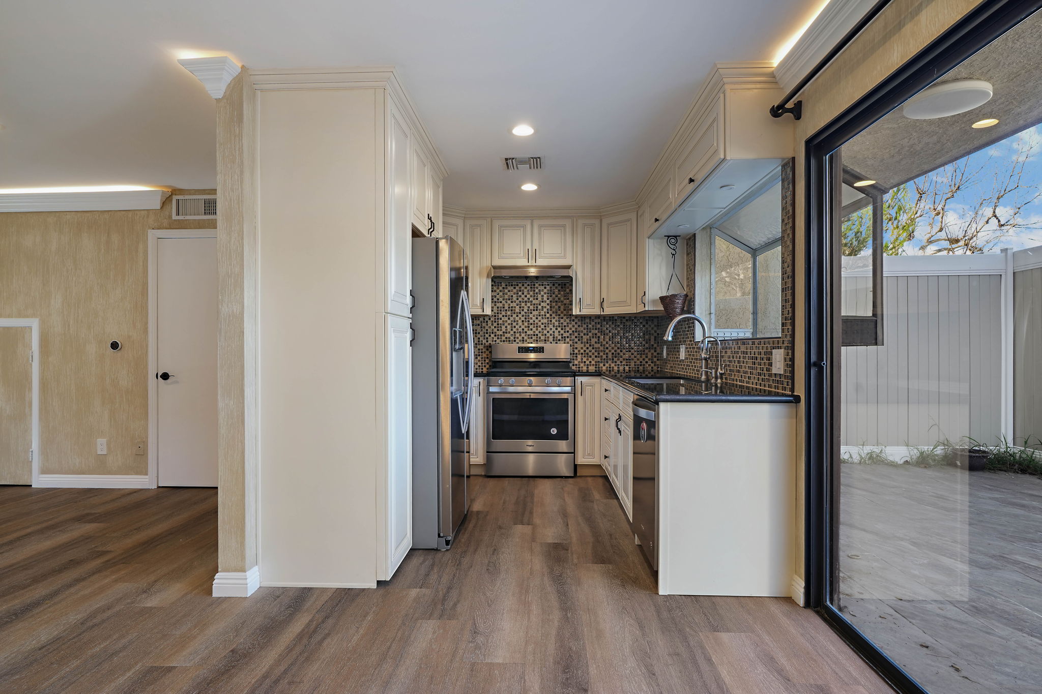 9325 Sunland Park Drive #1-18