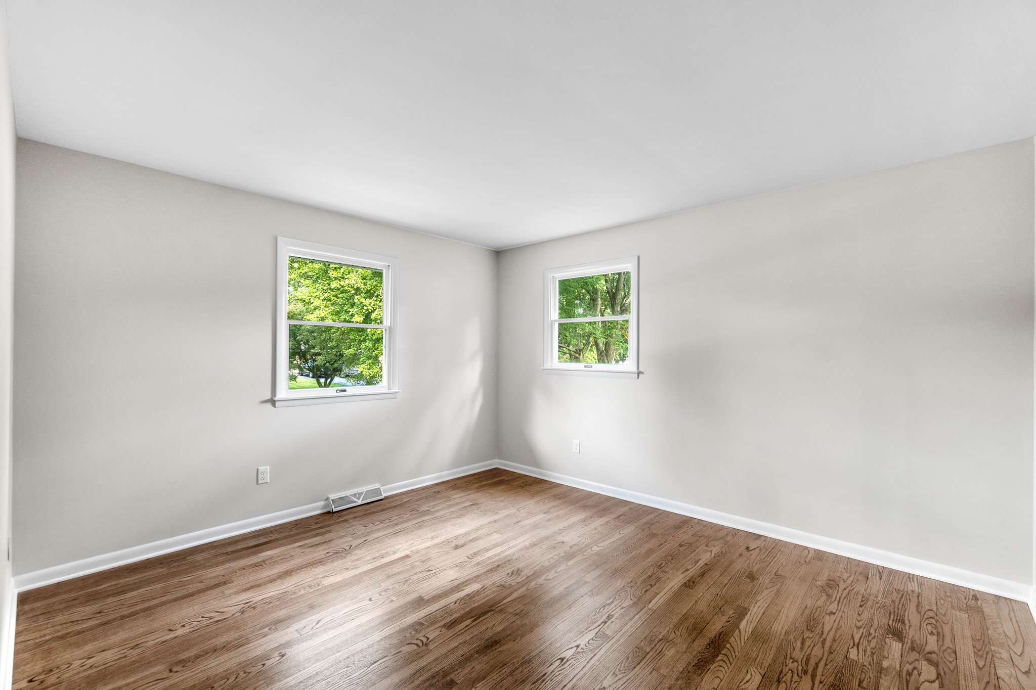 19. Main bedroom.jpg