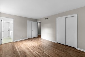 23. Main bedroom.jpg