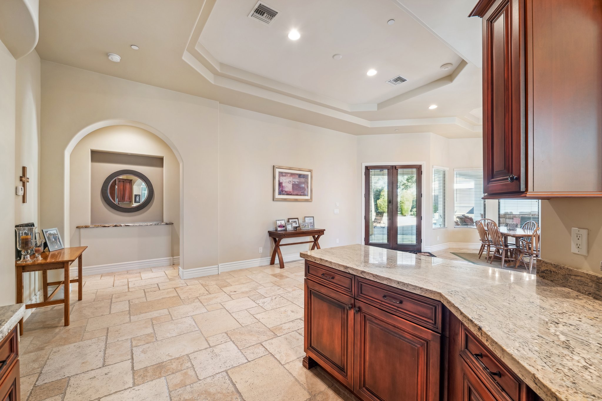 9328 N 68th Pl - 018.jpg