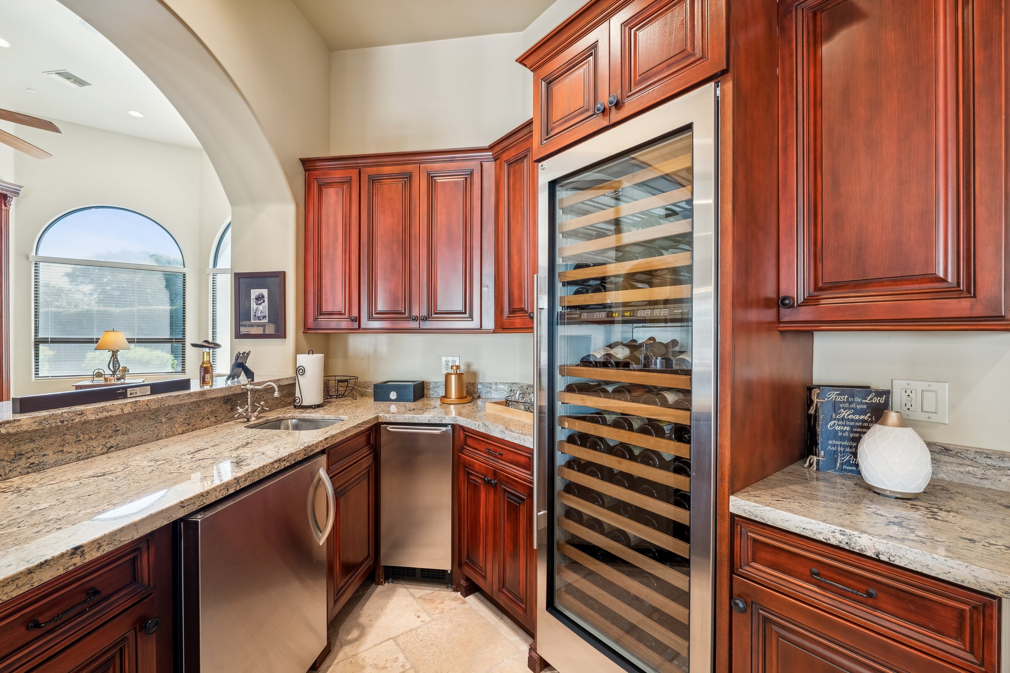 9328 N 68th Pl - 019.jpg