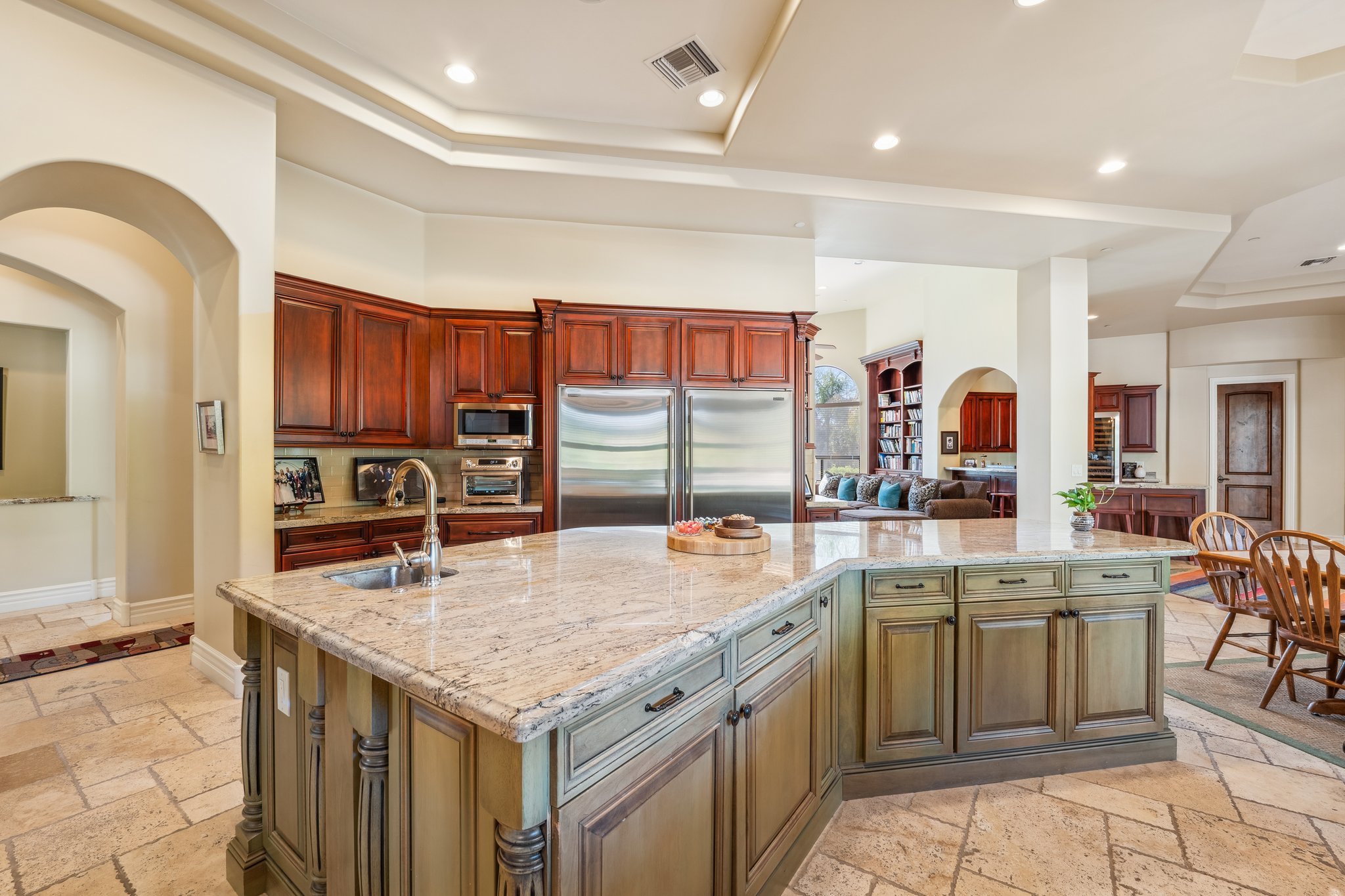 9328 N 68th Pl - 020.jpg