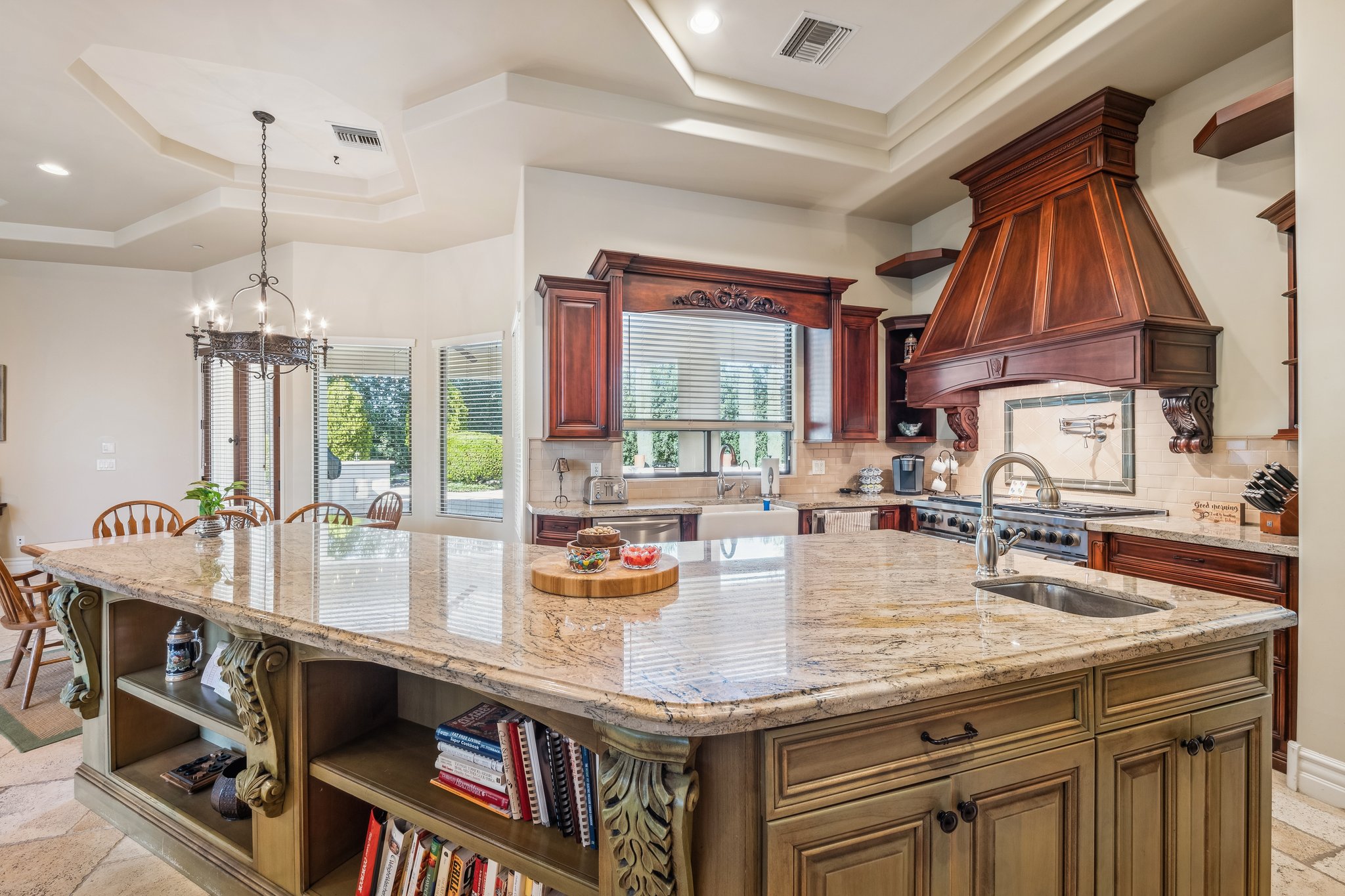 9328 N 68th Pl - 022.jpg