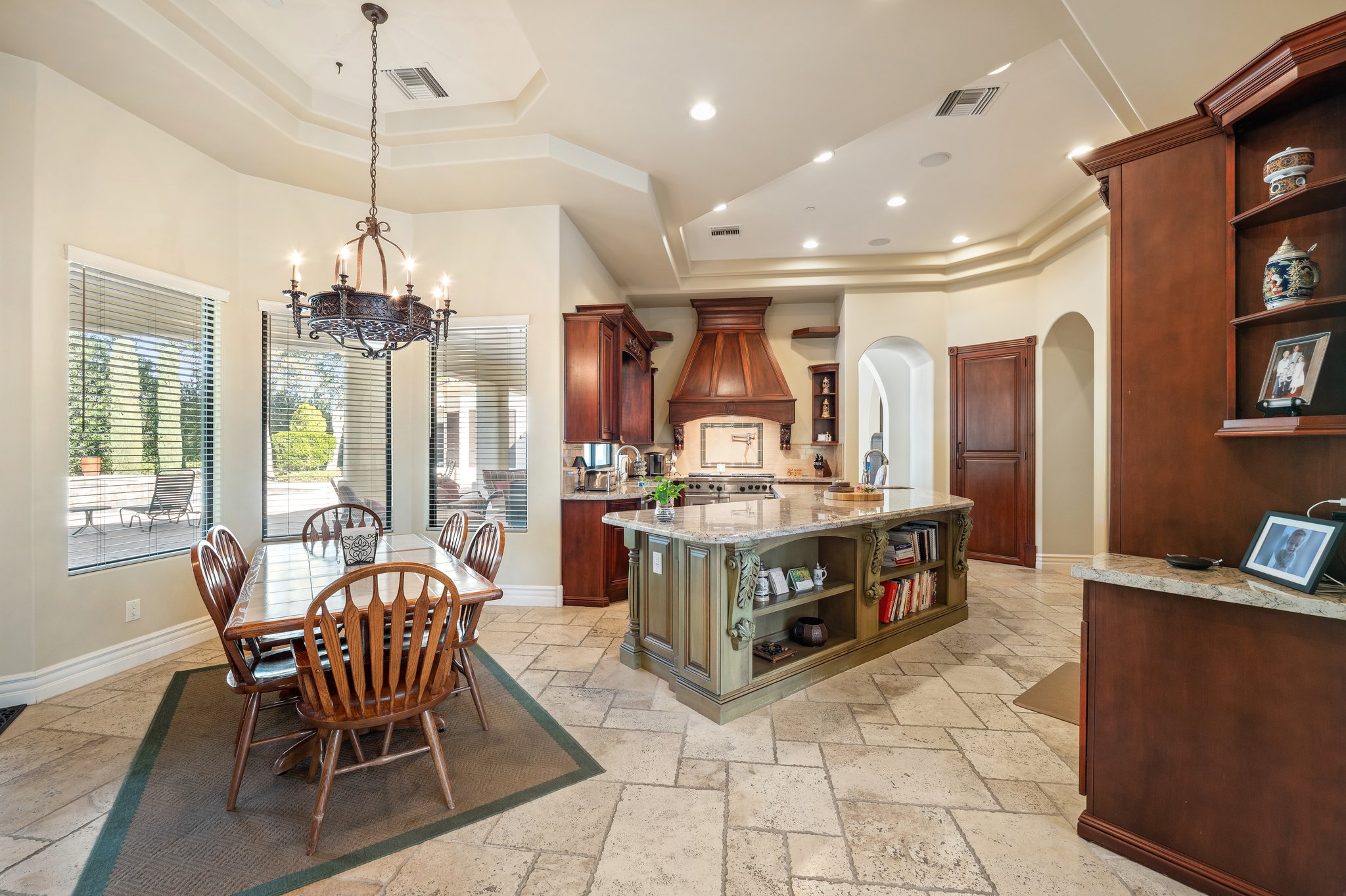 9328 N 68th Pl - 025.jpg