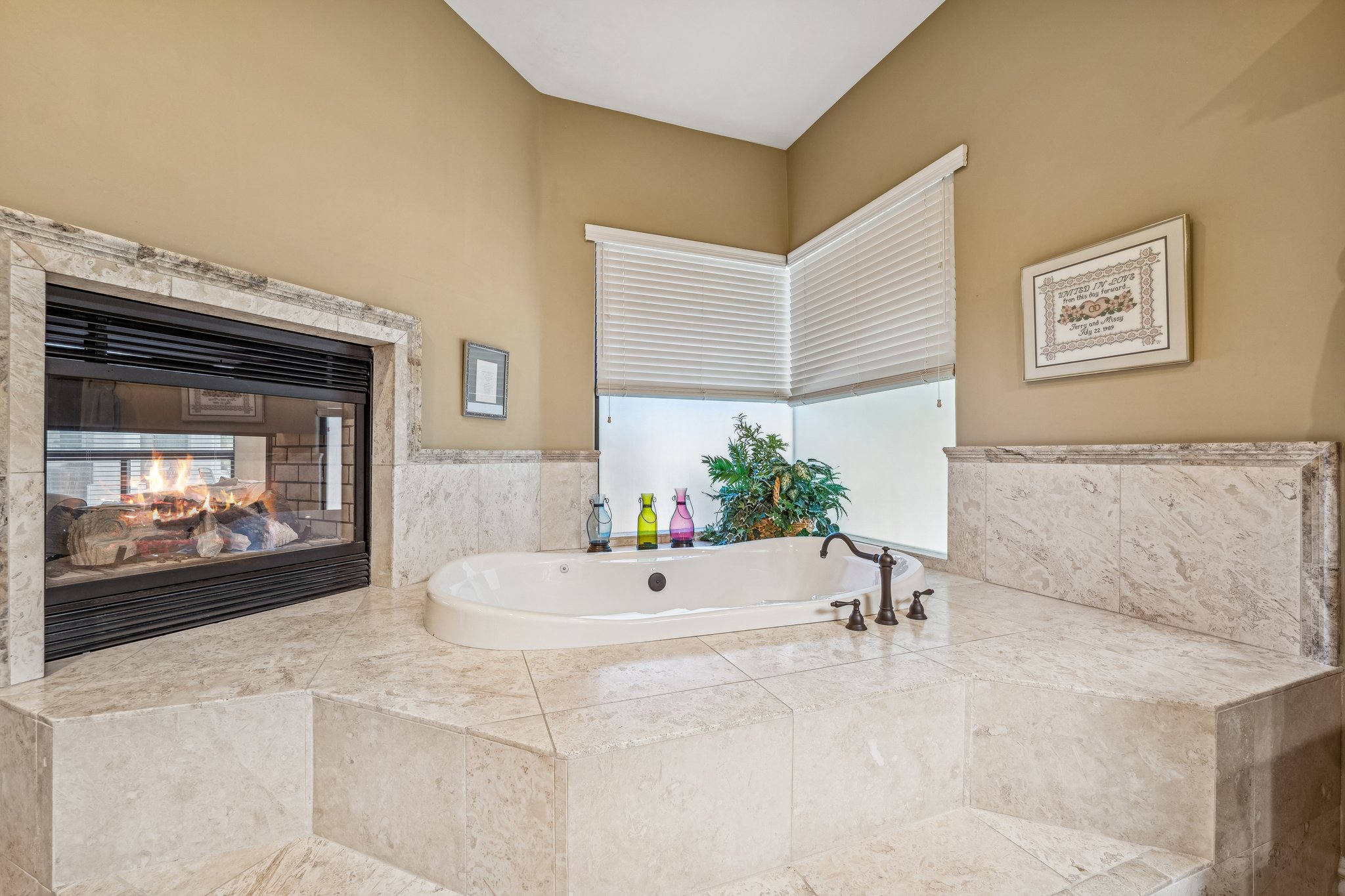 9328 N 68th Pl - 037.jpg