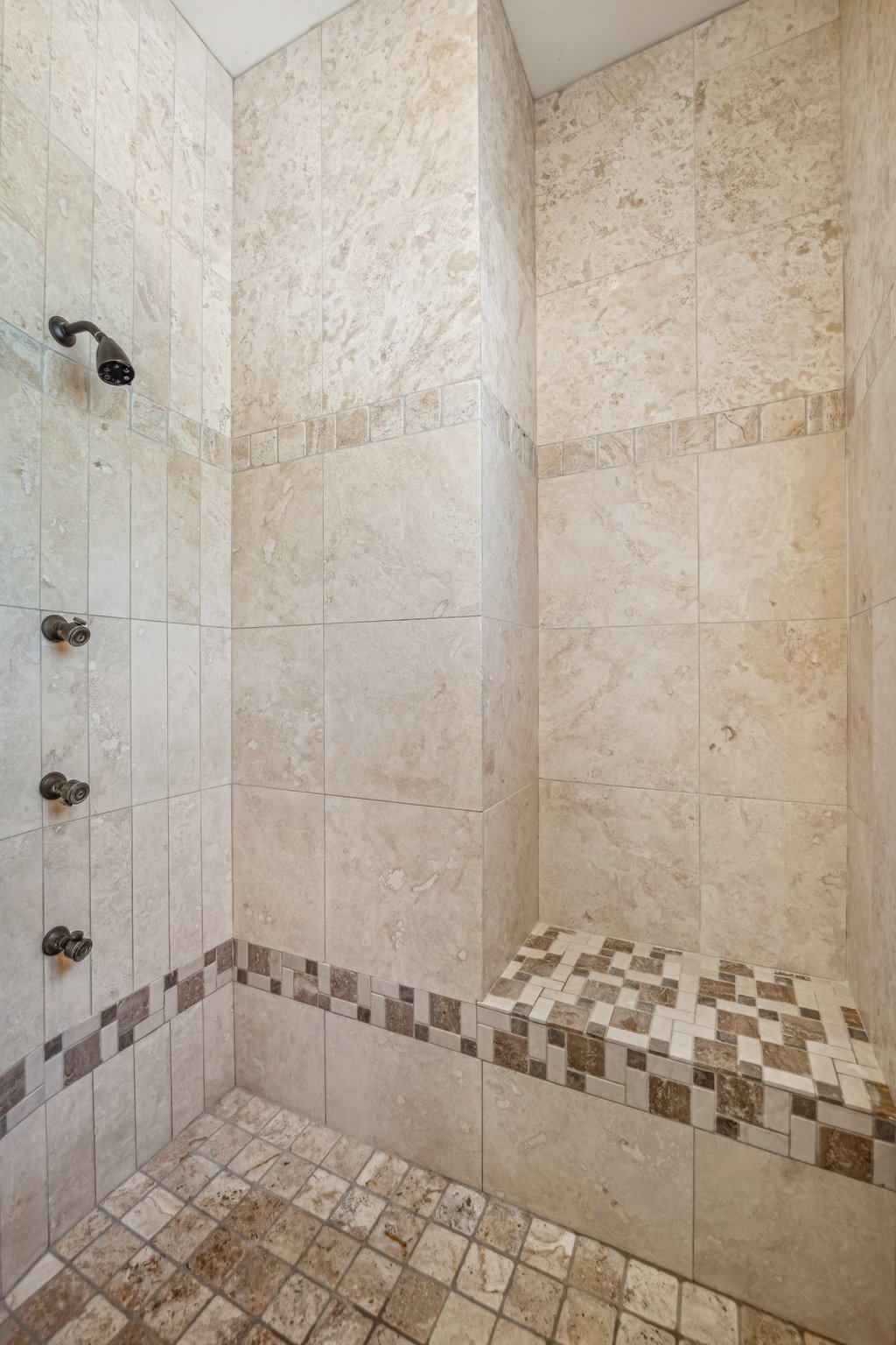 9328 N 68th Pl - 039.jpg