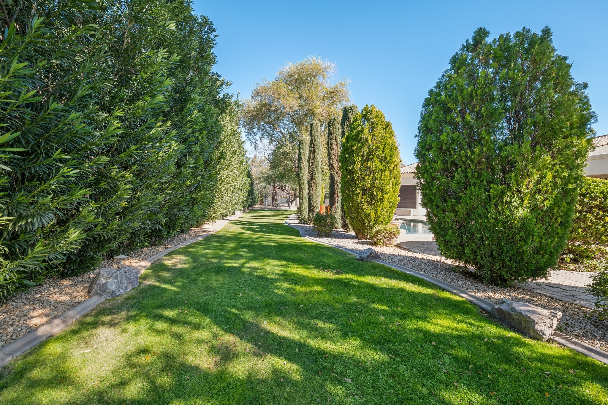 9328 N 68th Pl - 087.jpg