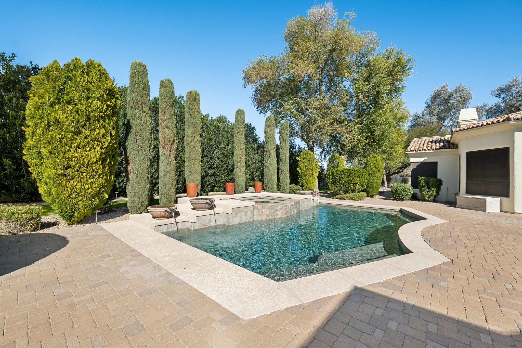 9328 N 68th Pl - 093.jpg