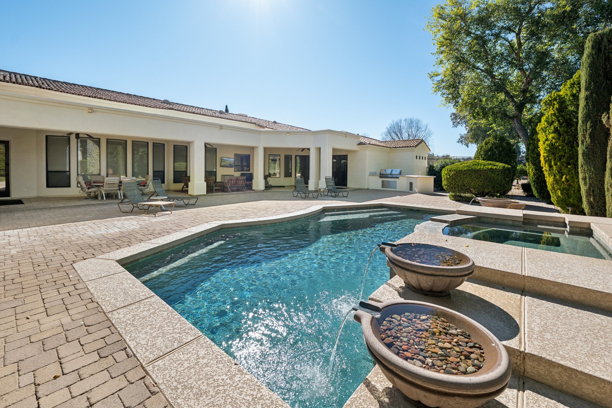 9328 N 68th Pl - 097.jpg