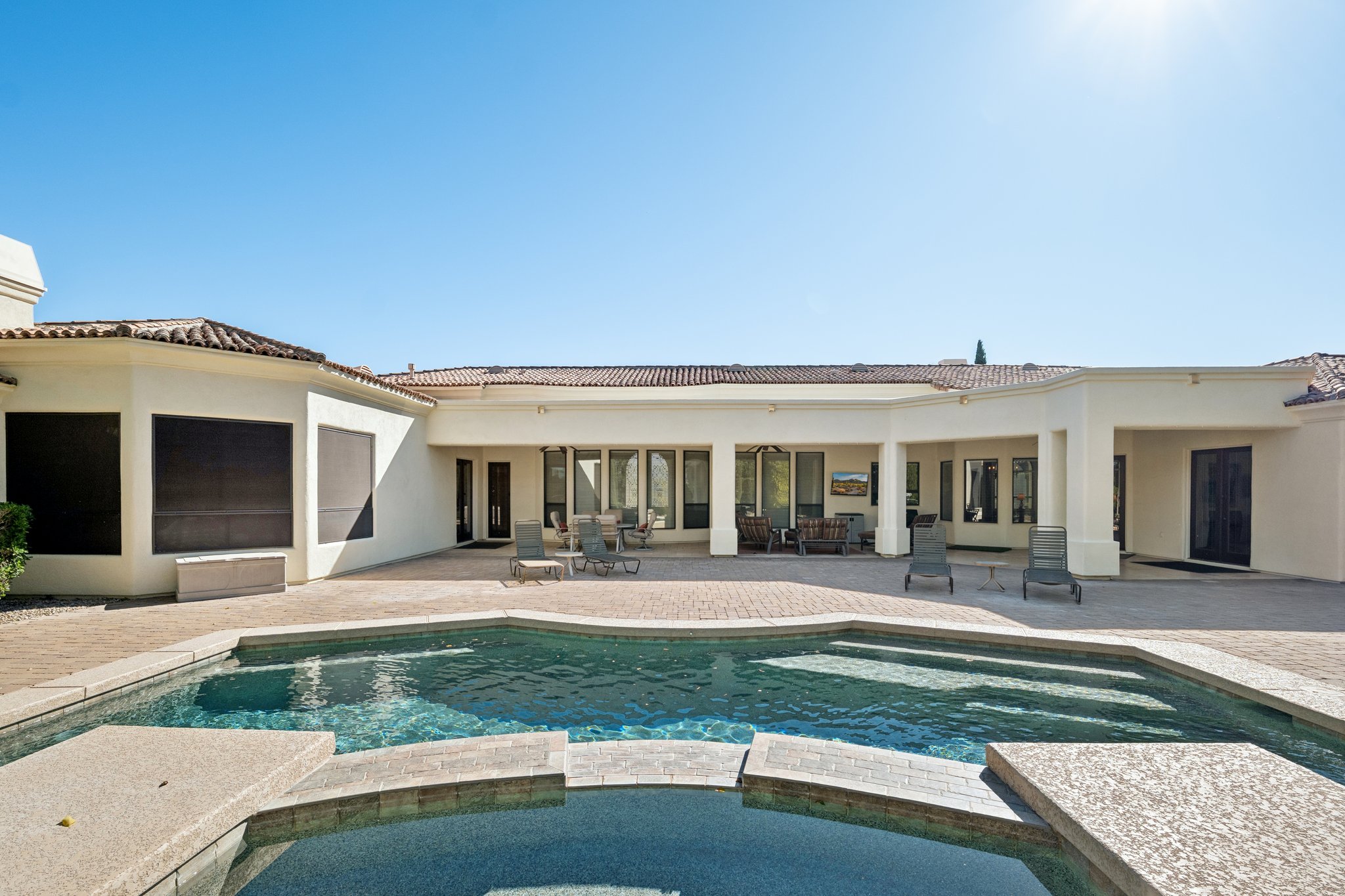 9328 N 68th Pl - 098.jpg