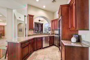 9328 N 68th Pl - 017.jpg