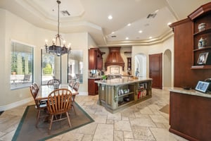 9328 N 68th Pl - 025.jpg