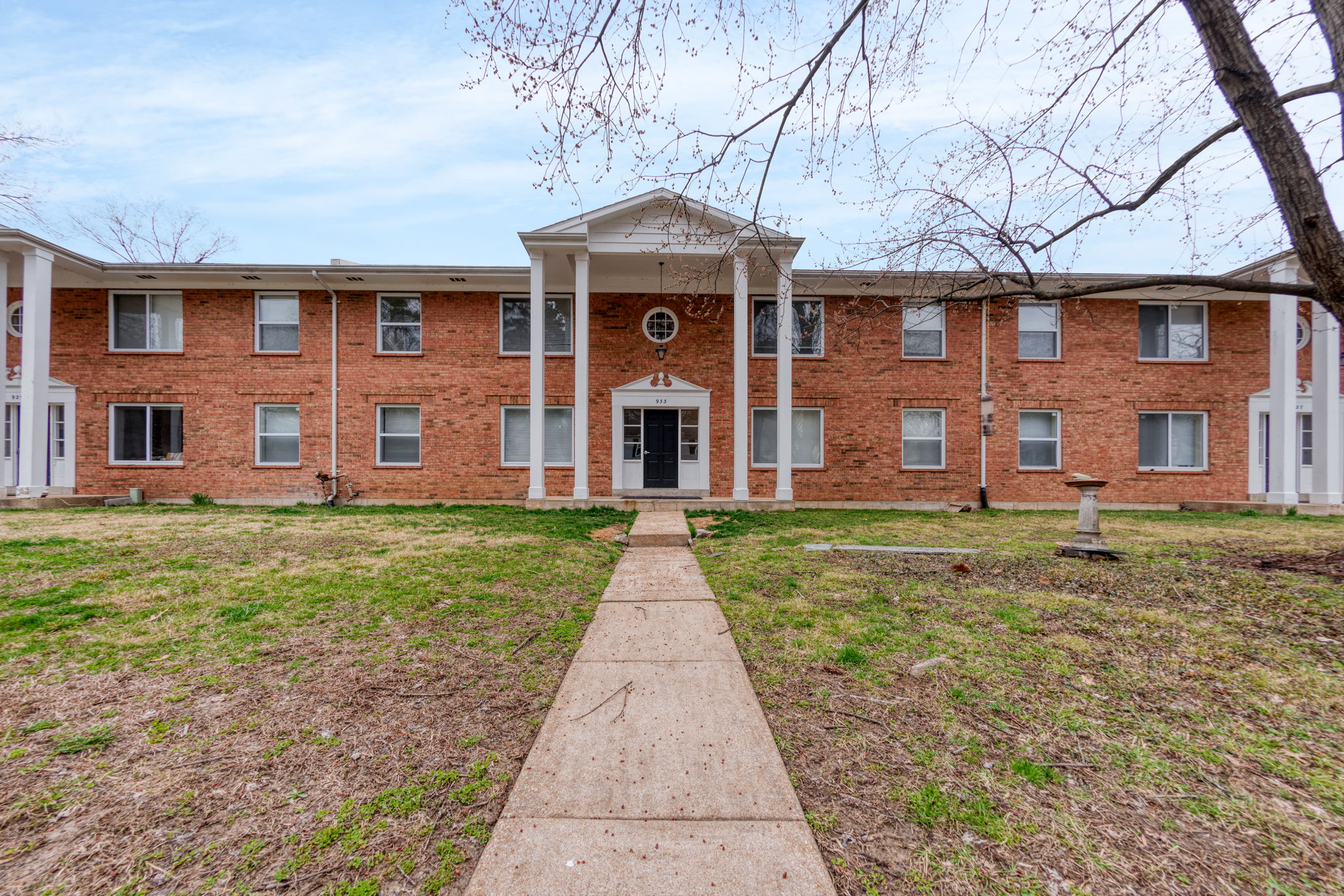 933 Brookside Ave, ster Groves, MO 63119 Realty Shots