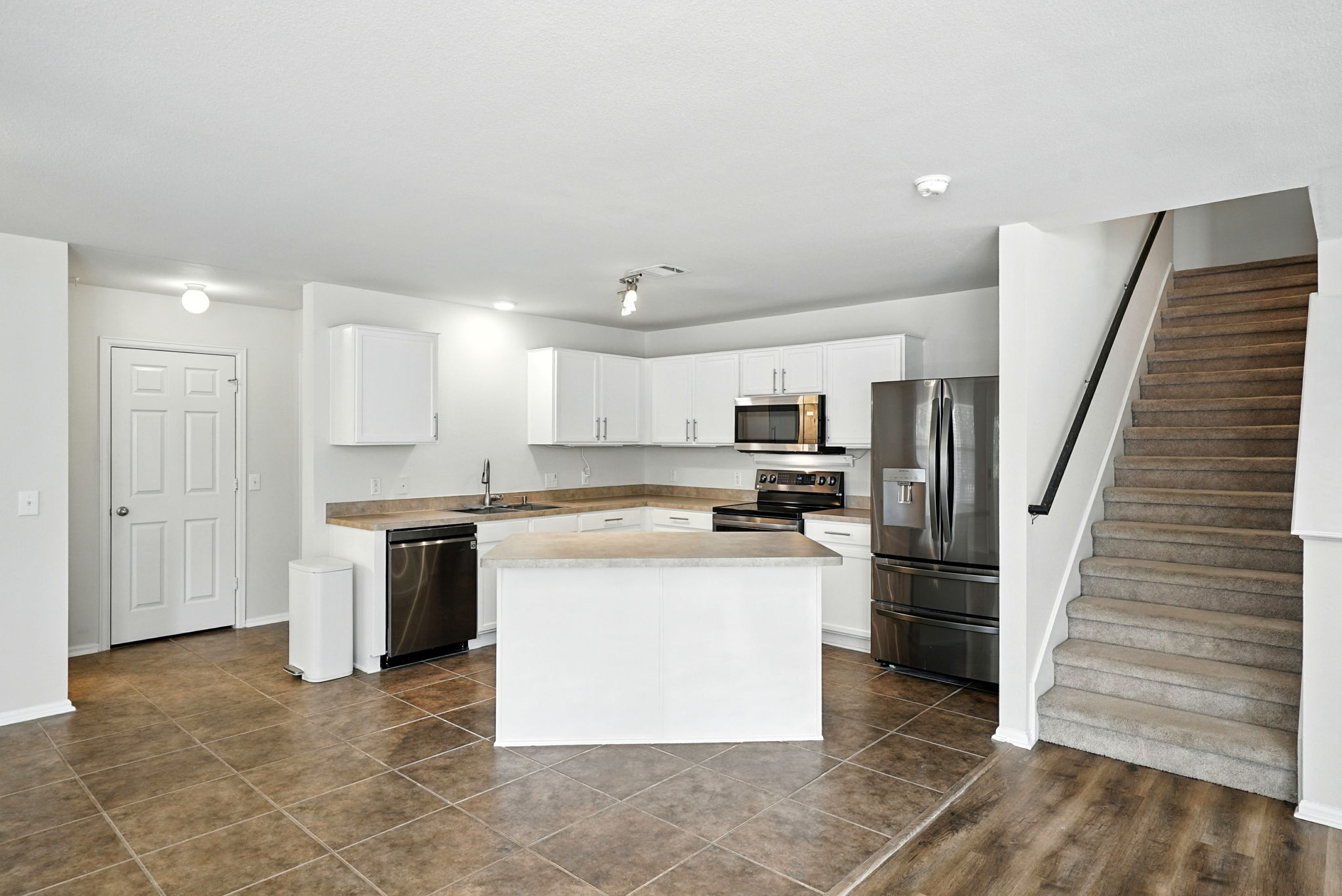  Photo 15