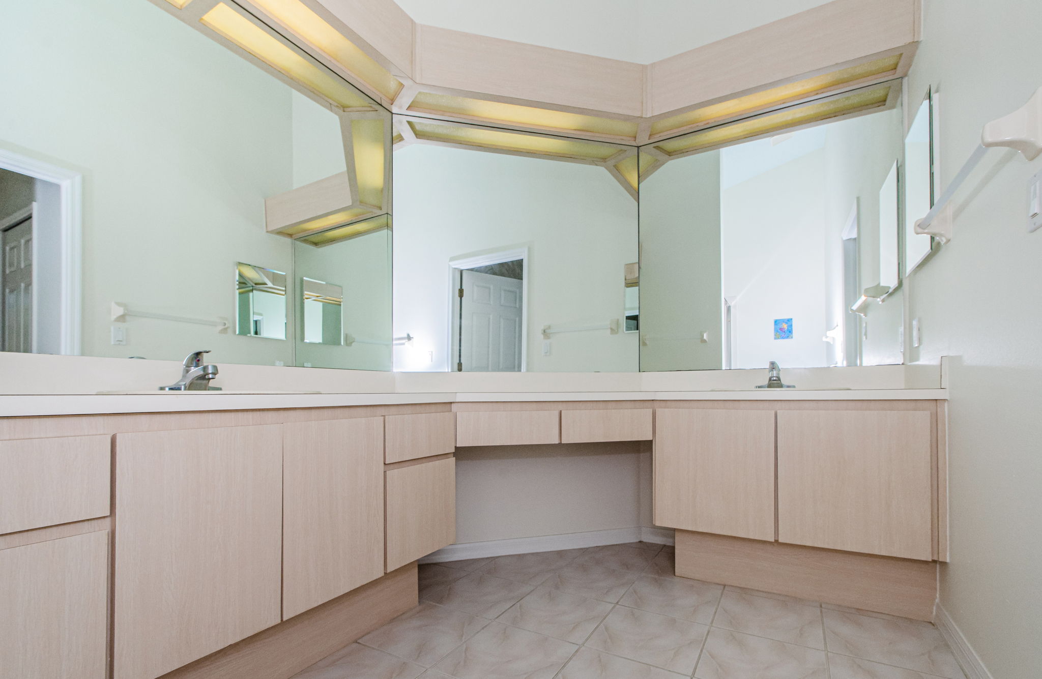 Primary Bathroom 1A-2