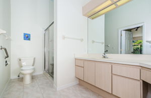 Primary Bathroom 1B-2