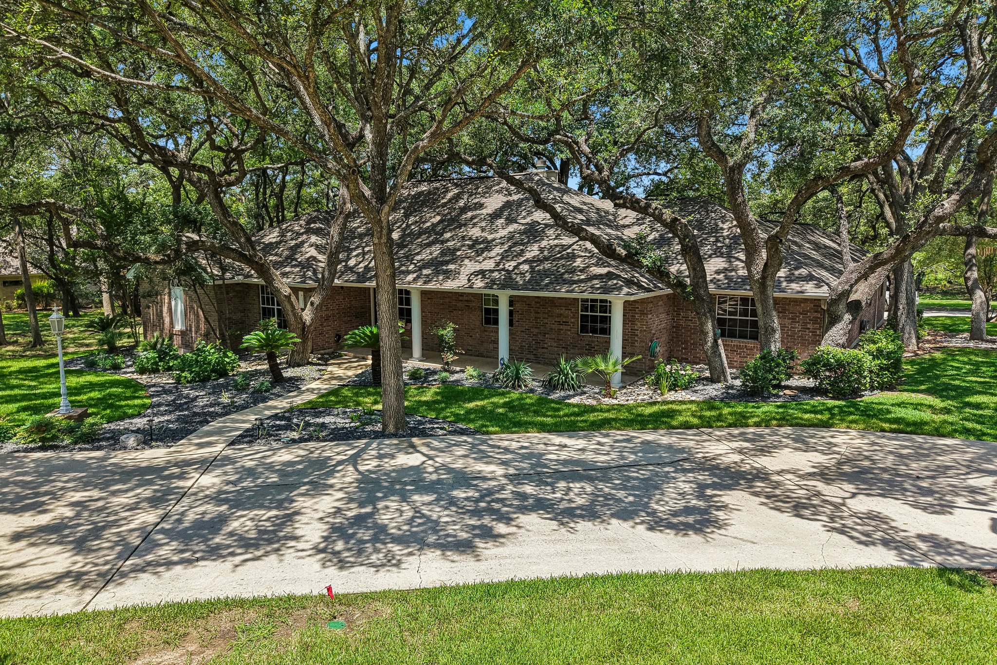 Gardenia Bend Dr-S1906-002 (2).jpg