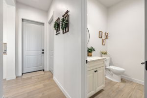 Powder Room (2)