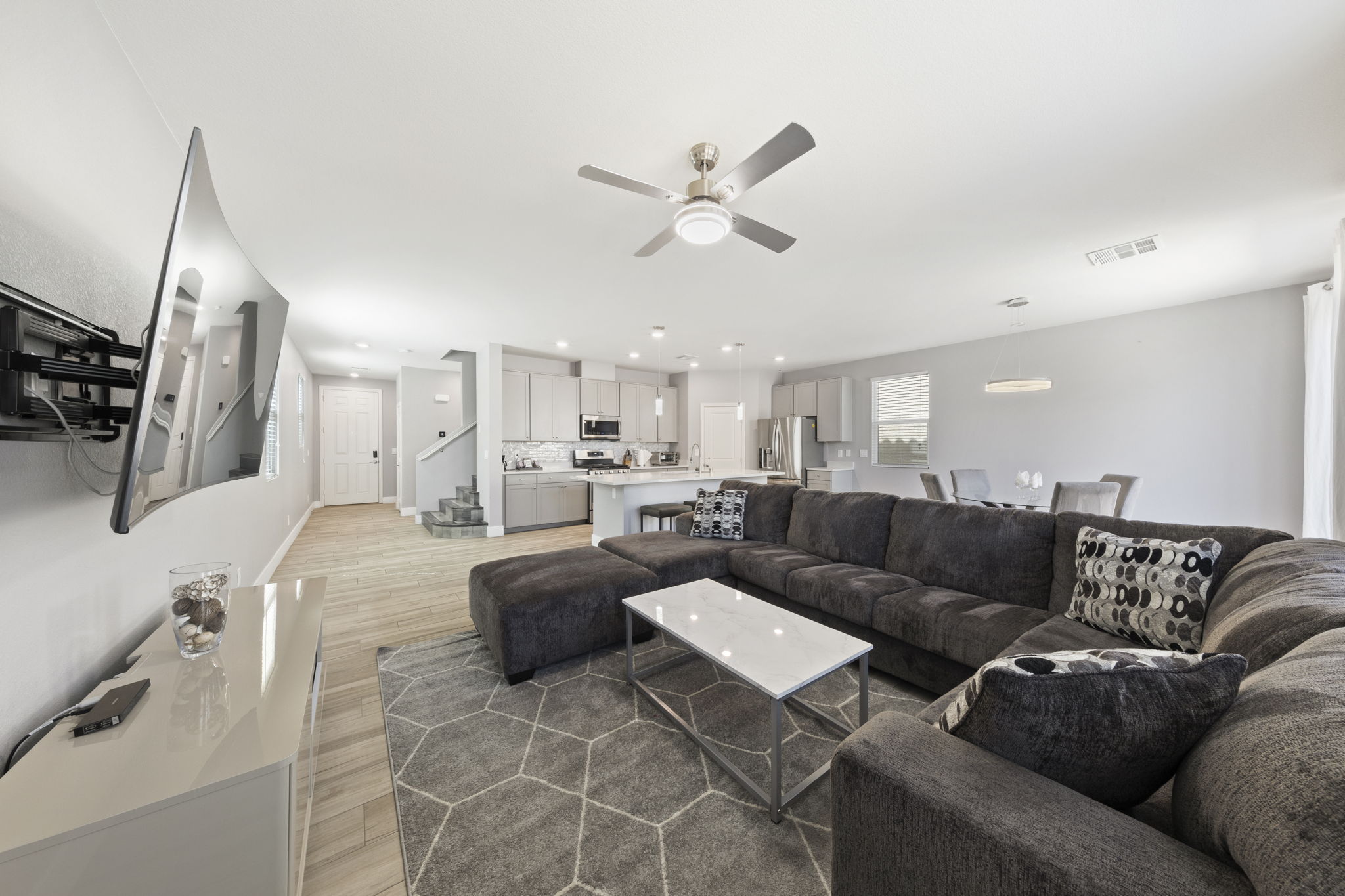 9336 Colinton Ct, Las Vegas, NV 89178, USA Photo 10