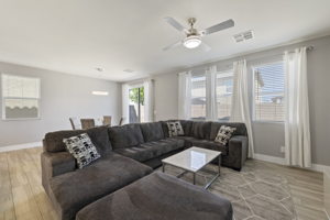 9336 Colinton Ct, Las Vegas, NV 89178, USA Photo 8