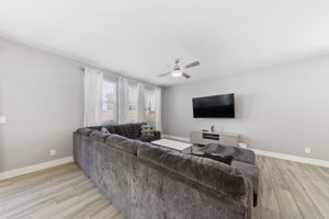 9336 Colinton Ct, Las Vegas, NV 89178, USA Photo 10