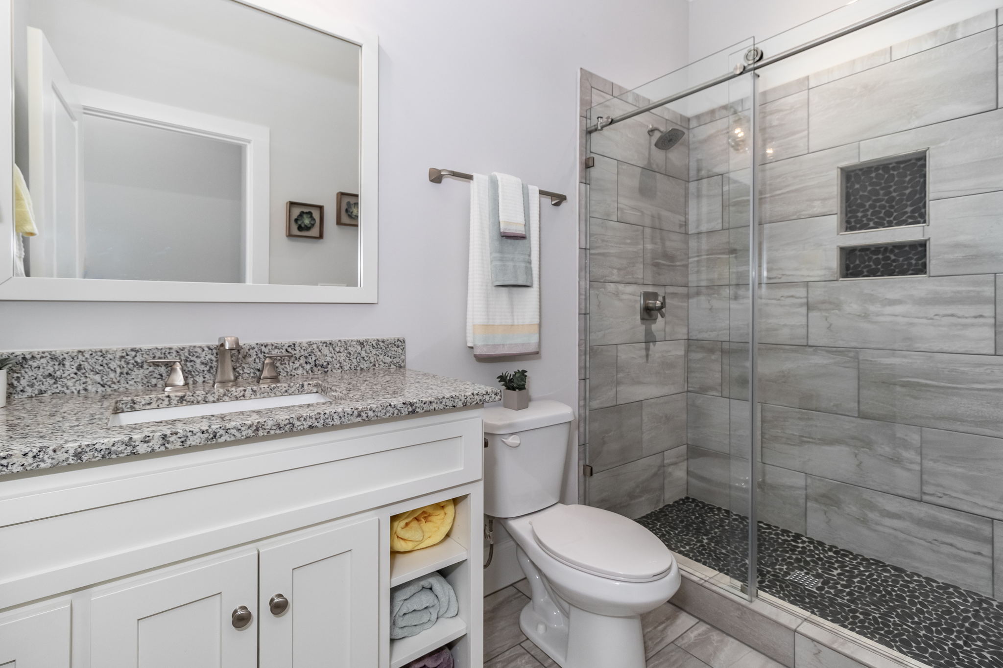 Full Bath 2 (On Main)