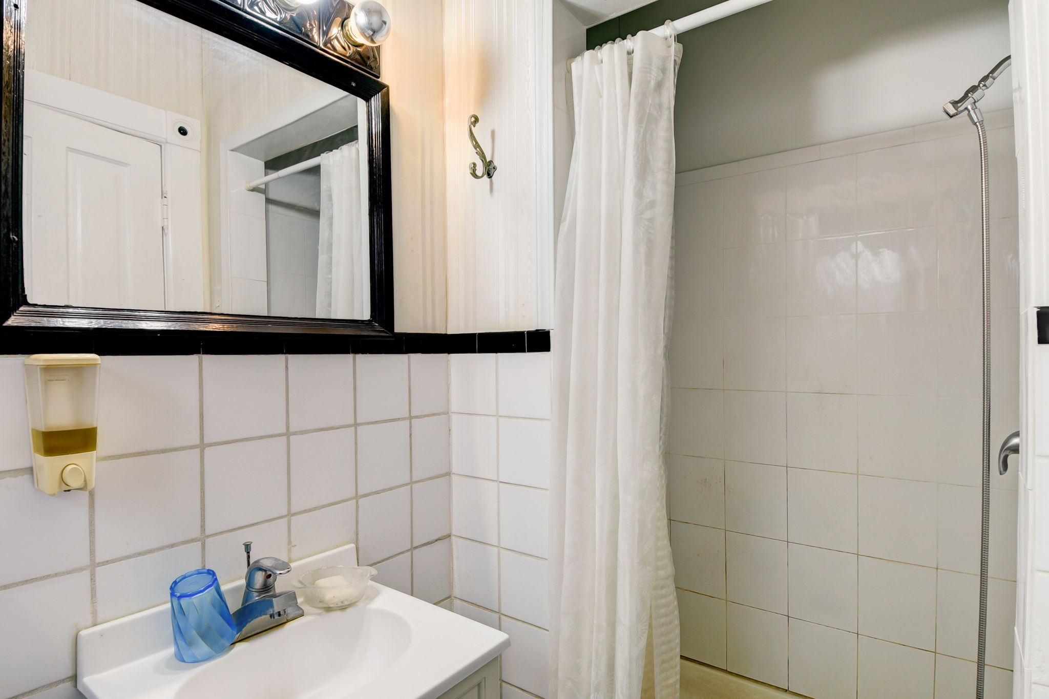 S 32nd St-018