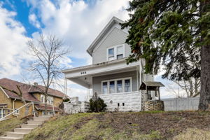 S 32nd St-004