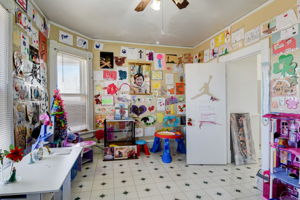 S 32nd St-027