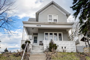 S 32nd St-003