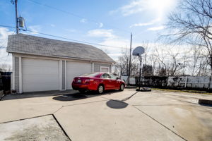S 32nd St-039