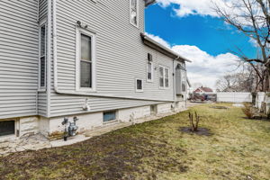 S 32nd St-038