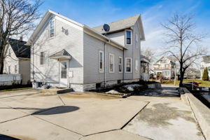 S 32nd St-036