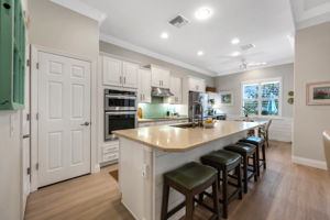 Breakfast Bar - Kitchen
